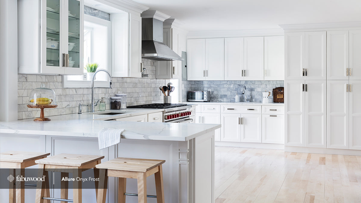Modern kitchen featuring Allure Onyx Frost cabinets, showcasing a clean design and bright, airy atmosphere.