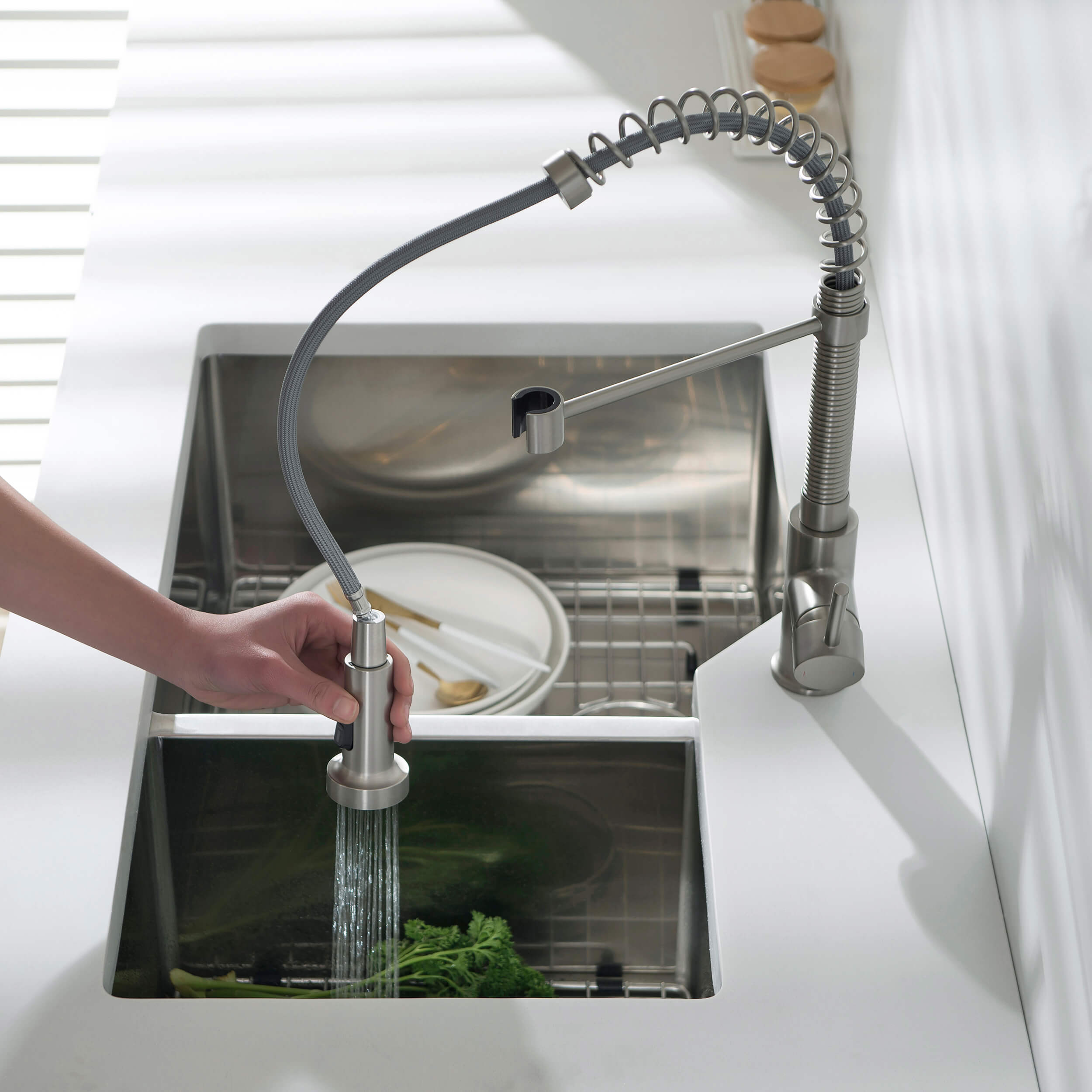 Genova Commercial Style Single Handle Pull Down Kitchen Sink Faucet - CKF-2003