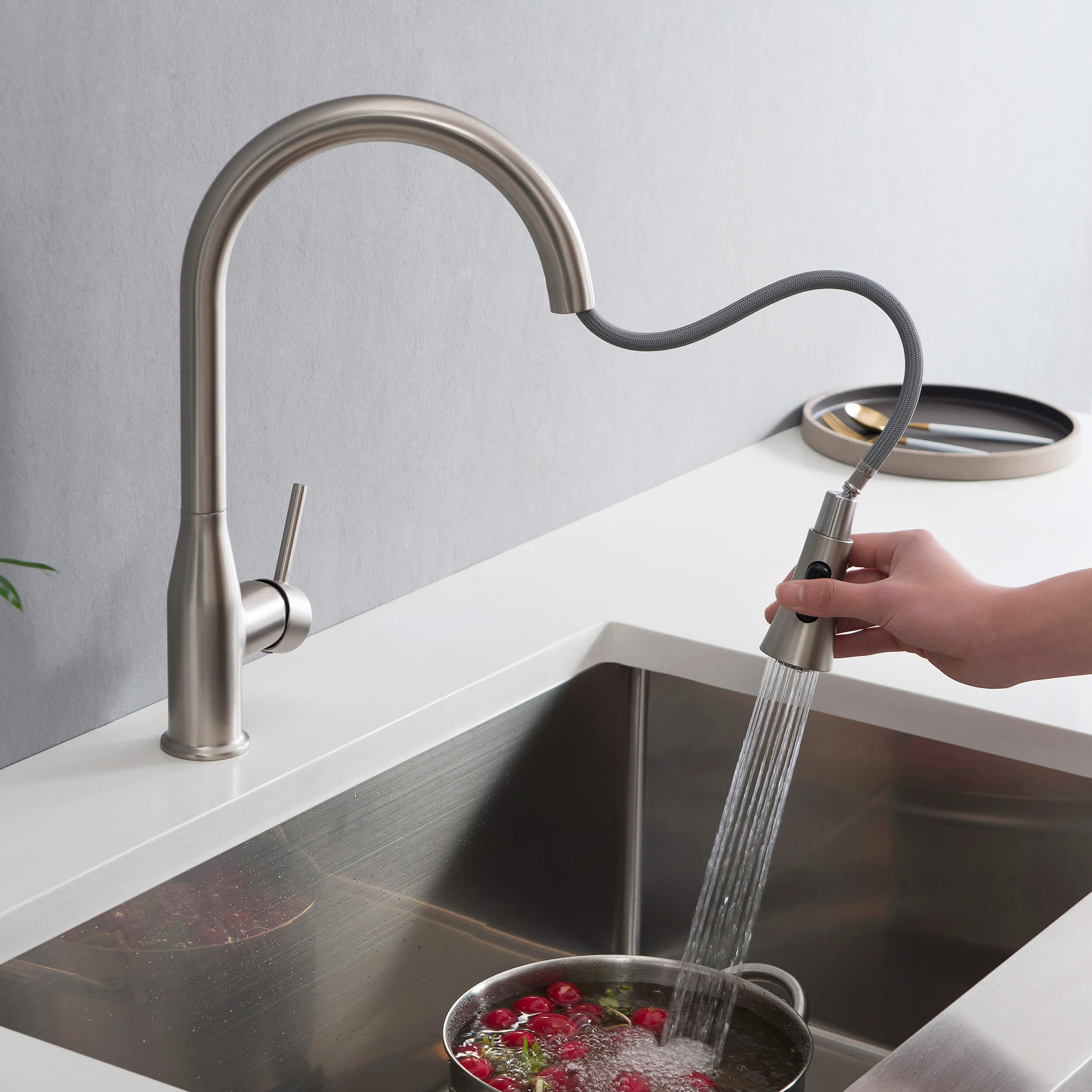 Mesa Single Handle Pull Down Kitchen Sink Faucet - CKF-2005