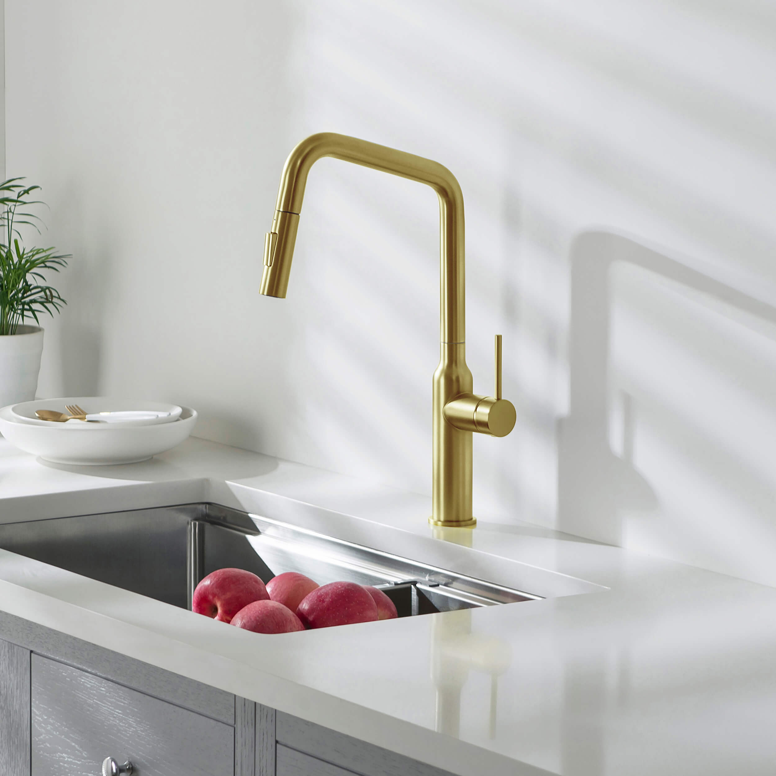 Tampa Single Handle Pull Down Kitchen Sink Faucet - CKF-2007