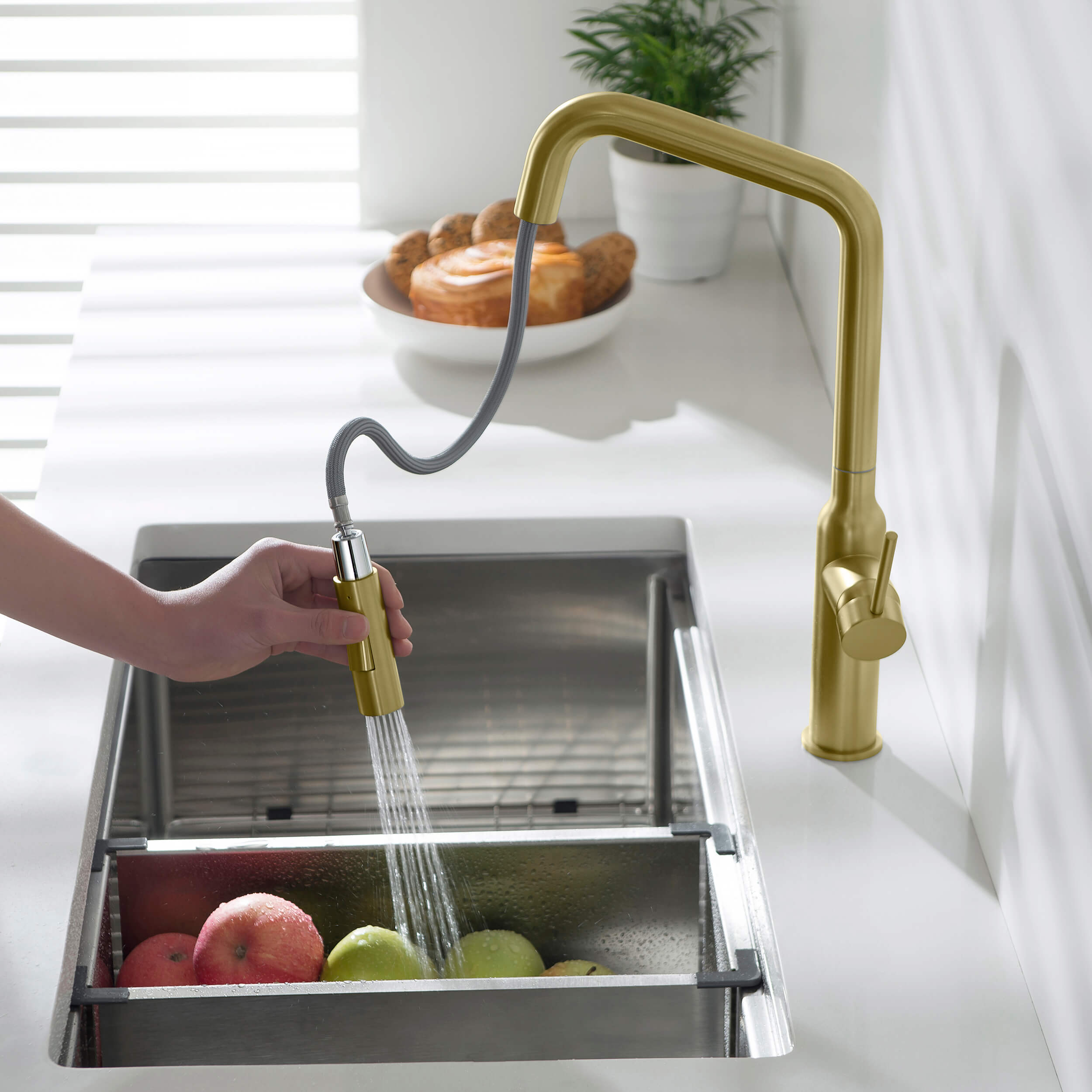 Tampa Single Handle Pull Down Kitchen Sink Faucet - CKF-2007