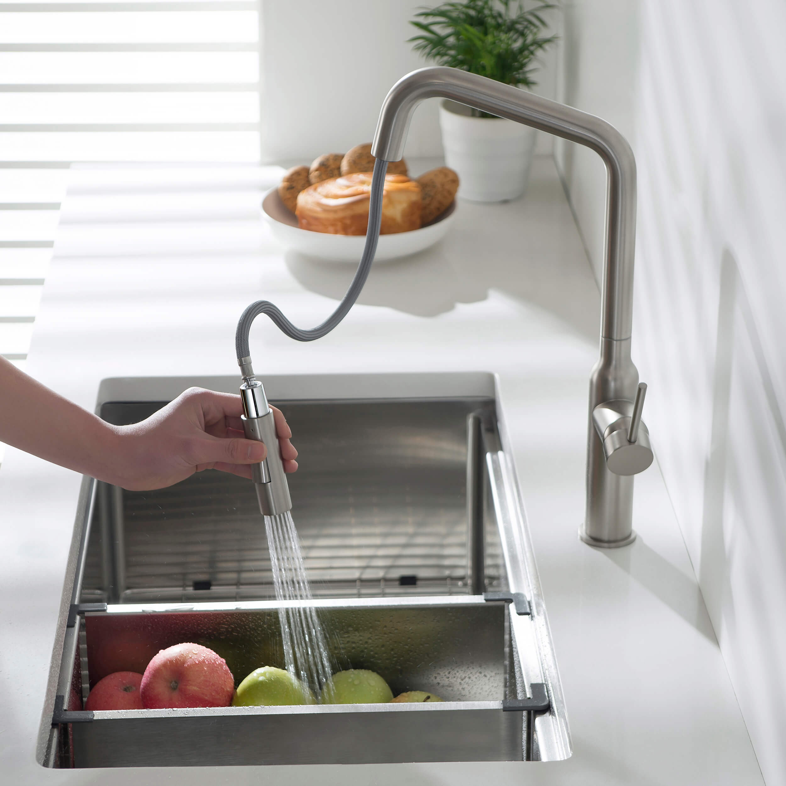 Tampa Single Handle Pull Down Kitchen Sink Faucet - CKF-2007