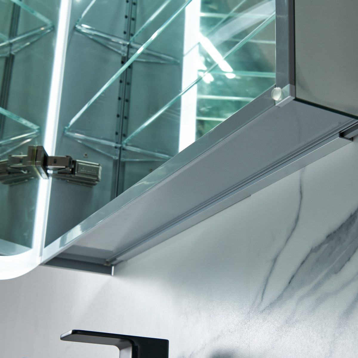 Castor – 24 Inch LED Medicine Cabinet