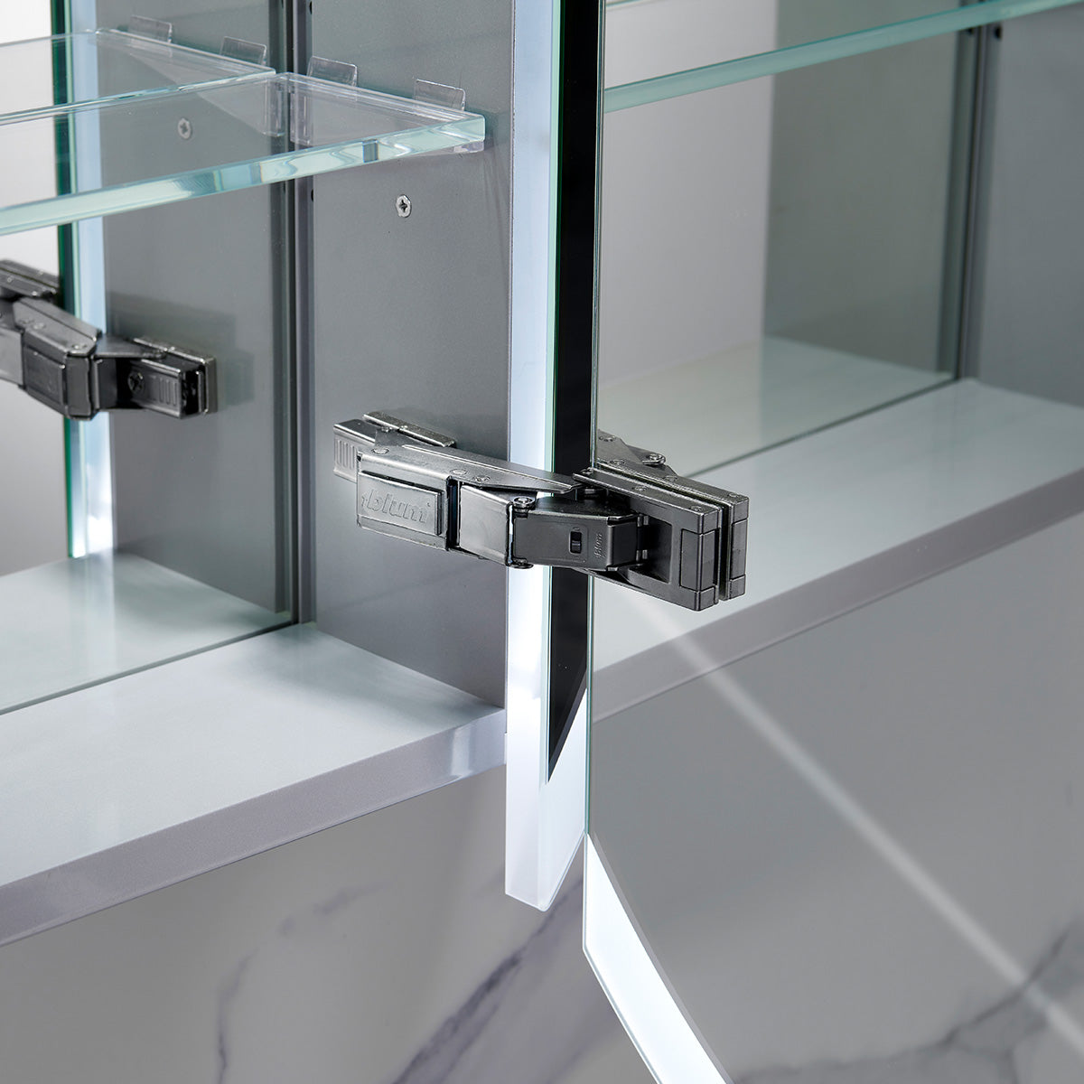 Spica – 24 Inch LED Medicine Cabinet