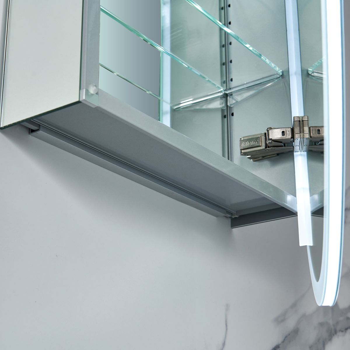 Spica – 24 Inch LED Medicine Cabinet