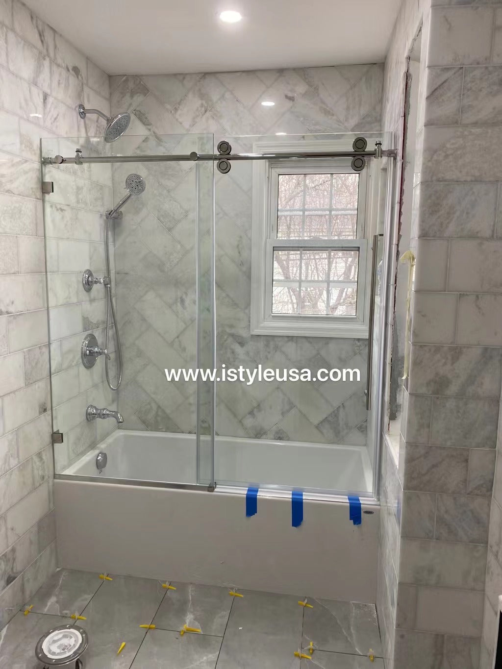 60"BH Frameless Single Sliding Tub Door (Brushed Nickel)