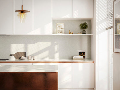 Modern kitchen design featuring Brillianza surface with frosty white veins and a warm, inviting atmosphere.