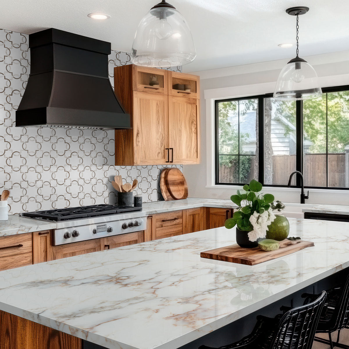 Bianco Quatrefoil Polished 10mm