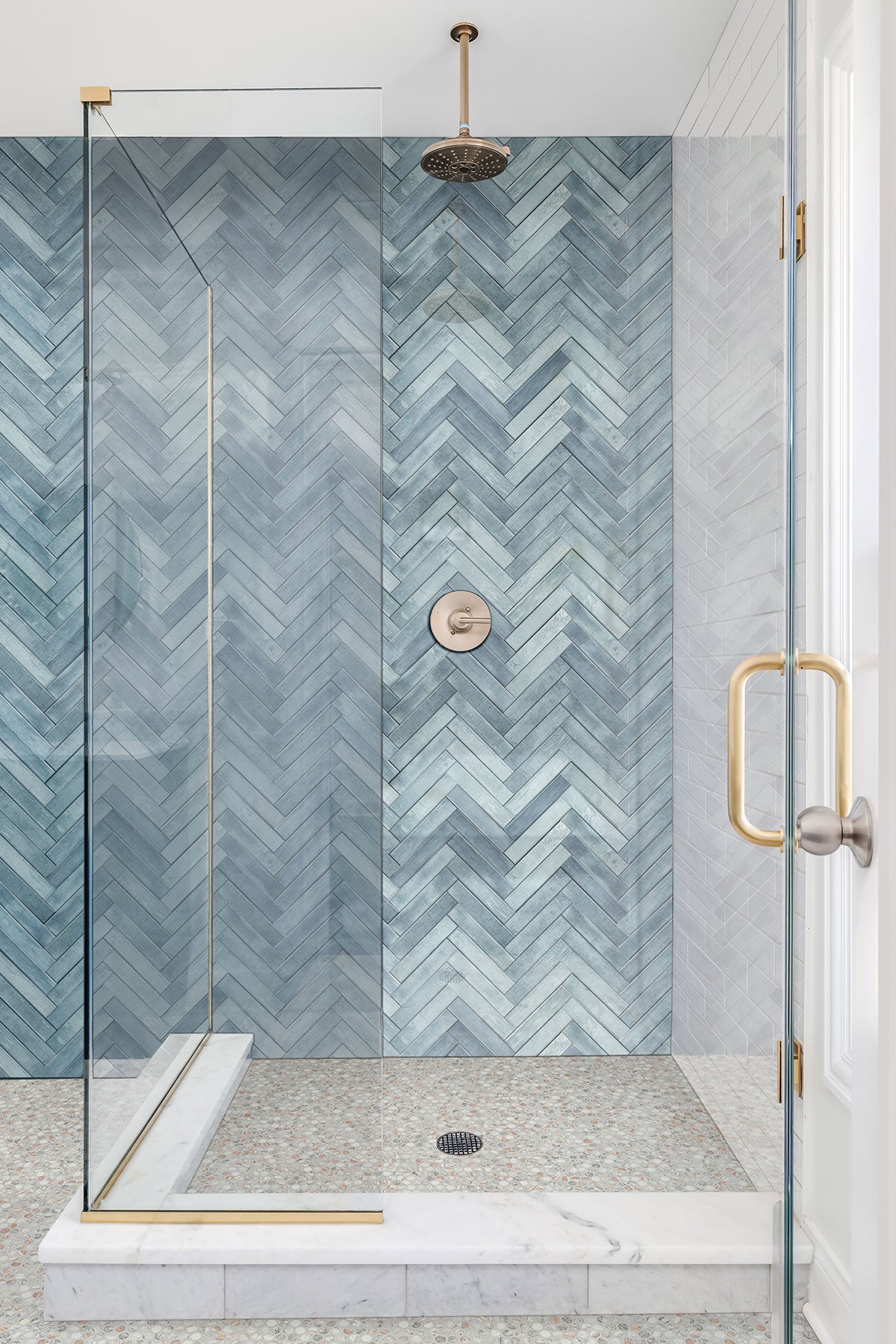 Briar Rosa Penny Round Tile